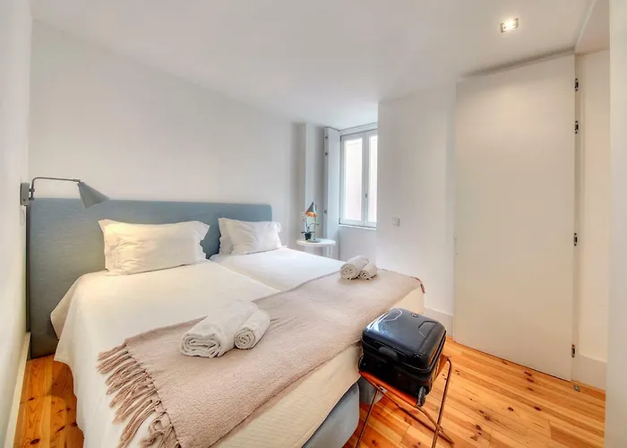 Canaan Lifestyle Combro 77 By Get Your * Lisboa